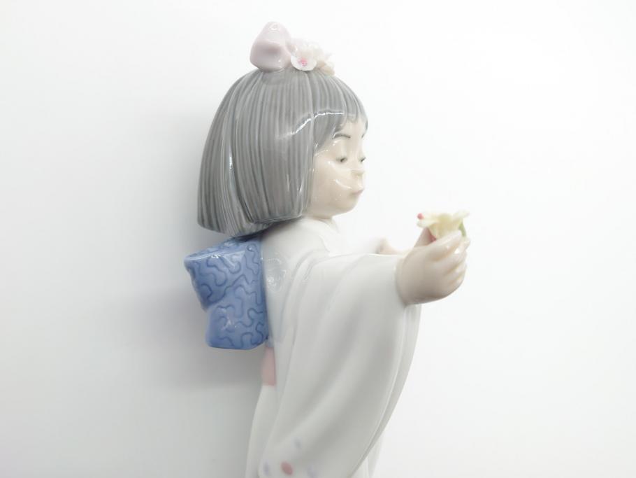 リヤドロ　LLADRO　淡い色使いがかわいらしい和装少女の人形(フィギュリン、置物、オブジェ、箱なし)(R-060643)