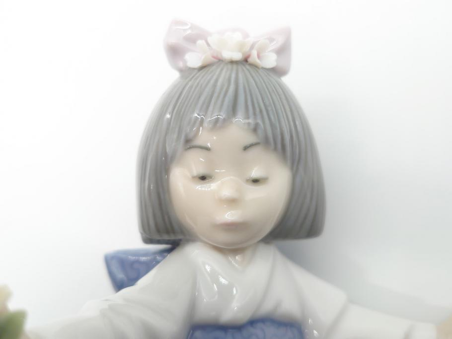 リヤドロ　LLADRO　淡い色使いがかわいらしい和装少女の人形(フィギュリン、置物、オブジェ、箱なし)(R-060643)