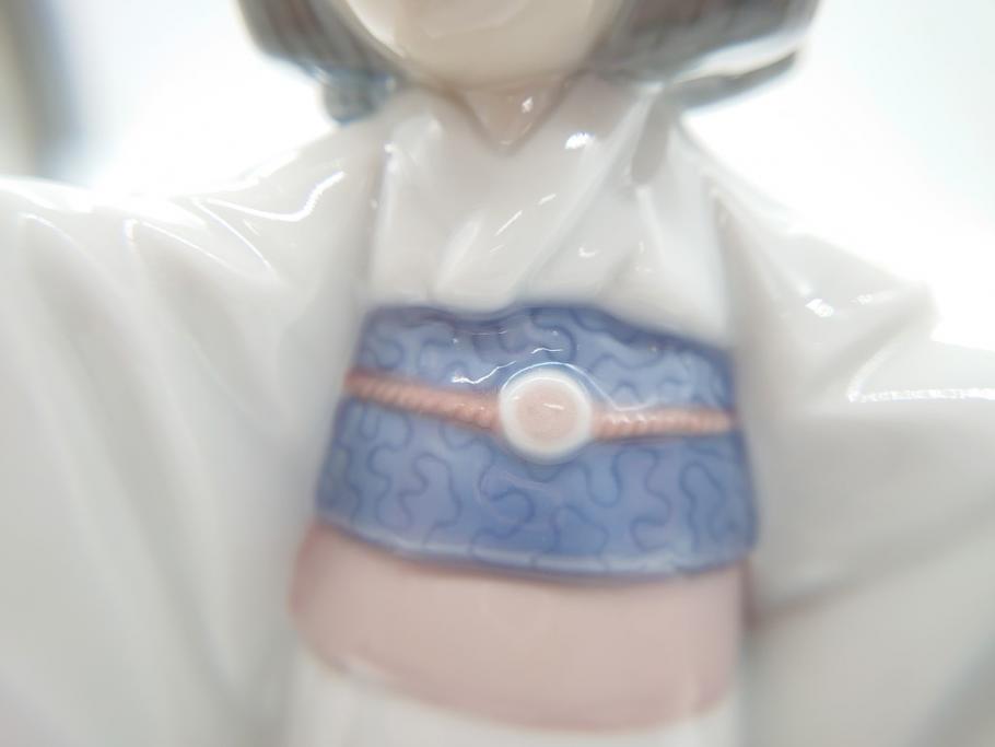 リヤドロ　LLADRO　淡い色使いがかわいらしい和装少女の人形(フィギュリン、置物、オブジェ、箱なし)(R-060643)