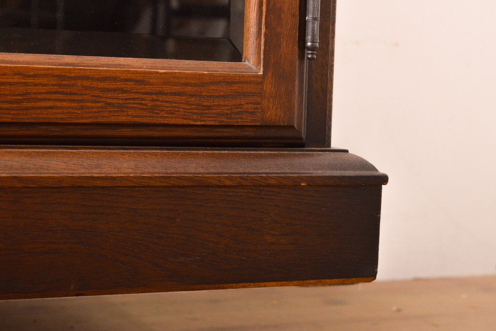 中古　美品　蝦夷(えぞ)民芸家具　ナラ材　品のある佇まいが魅力的なテレビ台(戸棚、ローボード、テレビボード)(R-056065)