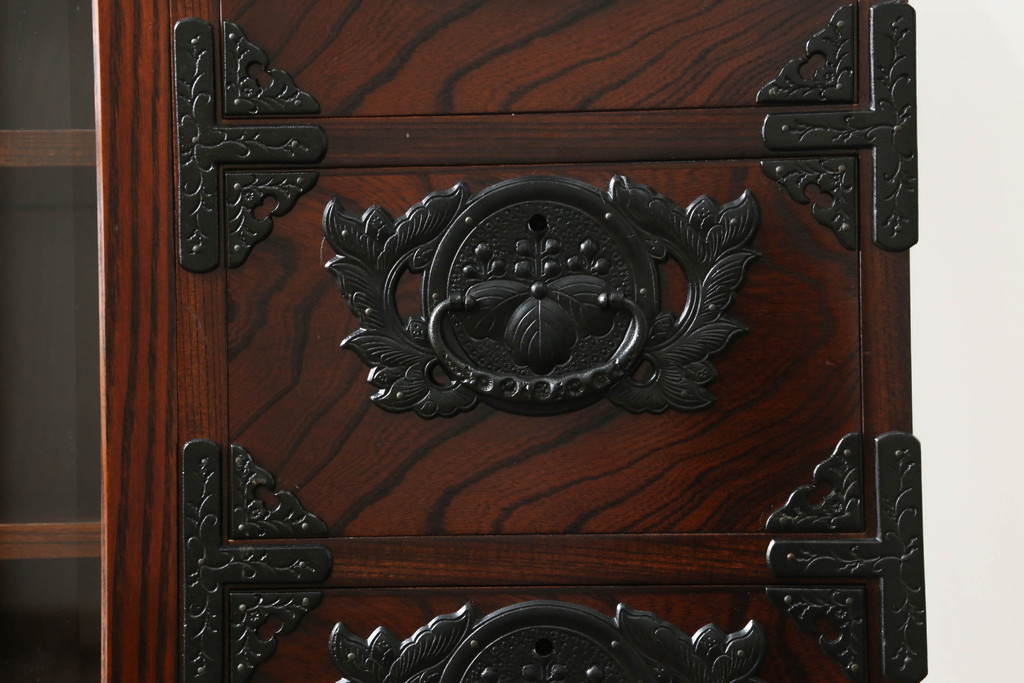 中古　美品　岩谷堂箪笥　品の良い金具が魅力のサイドボード(サイドキャビネット、引き出し、収納棚、戸棚、飾り棚、収納タンス)(R-074518)