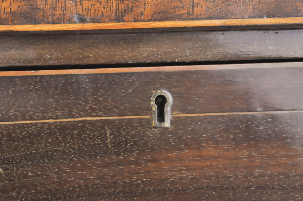 イギリスアンティーク　ペイント仕上げ限定　クラシカルな佇まいが魅力的なサイドボード(コンソールテーブル、サイドテーブル、サイドチェスト、花台、英国)(R-065911)