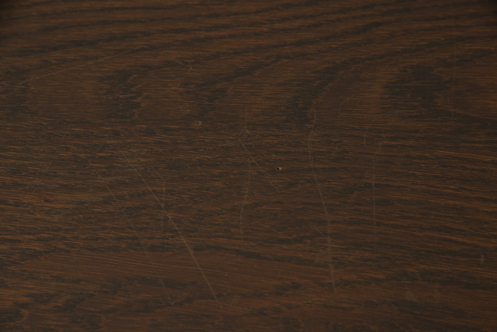 中古　高級輸入家具　オランダ　ワルモント(WARMOND)　木の風合いが味わい深いオーク材製のサイドボード(サイドキャビネット、収納棚、戸棚)(定価約50万円)(R-059909)