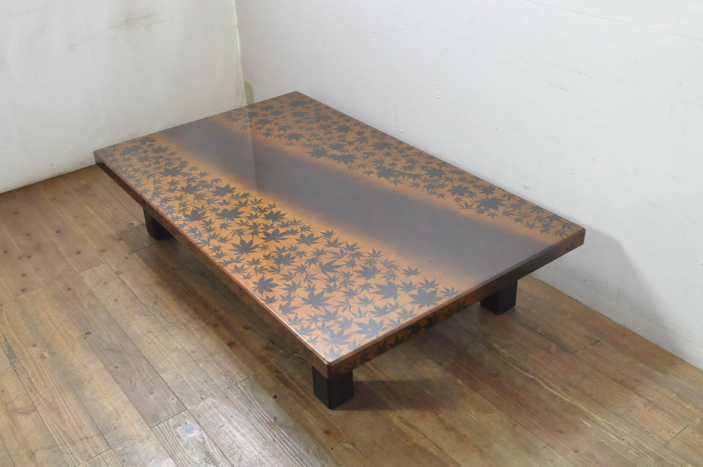 中古　美品!!　輪島塗り　独特の存在感を放つ蒔絵座卓(ローテーブル、センターテーブル、リビングテーブル)(定価約190万円)(R-078131)