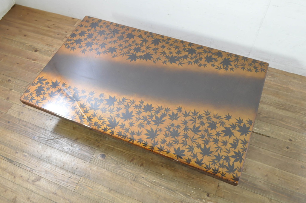 中古　美品!!　輪島塗り　独特の存在感を放つ蒔絵座卓(ローテーブル、センターテーブル、リビングテーブル)(定価約190万円)(R-078131)