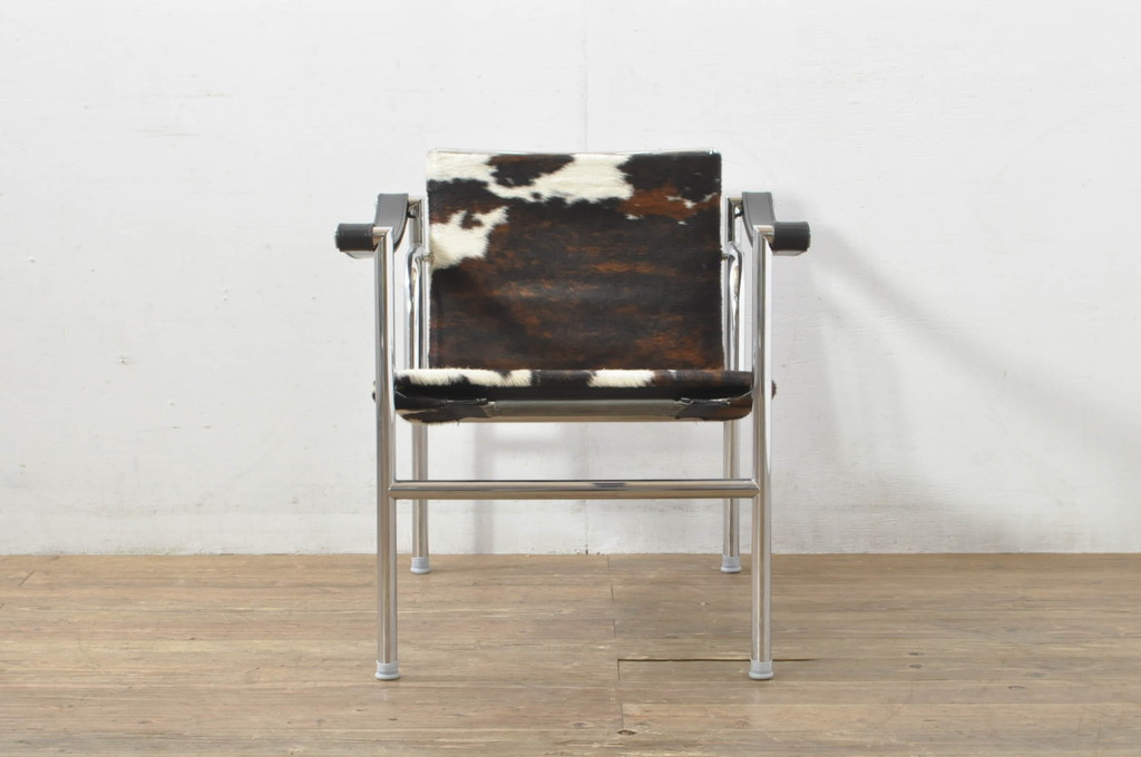中古　Cassina(カッシーナ)　ル・コルビュジエ(Le Corbusier)　ピエール・ジャンヌレ(Pierre Jeanneret) シャルロット・ペリアン(Charlotte Perriand)　LC1　個性が光る!ワンランク上の空間づくりにおすすめなスリングチェア(バスキュランチェア、アームチェア、椅子、イス)(定価605,000円)(R-078095)