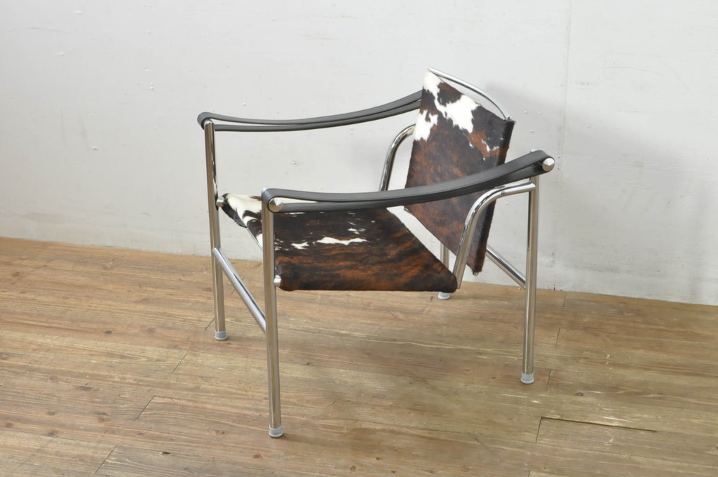 中古　Cassina(カッシーナ)　ル・コルビュジエ(Le Corbusier)　ピエール・ジャンヌレ(Pierre Jeanneret) シャルロット・ペリアン(Charlotte Perriand)　LC1　個性が光る!ワンランク上の空間づくりにおすすめなスリングチェア(バスキュランチェア、アームチェア、椅子、イス)(定価605,000円)(R-078095)