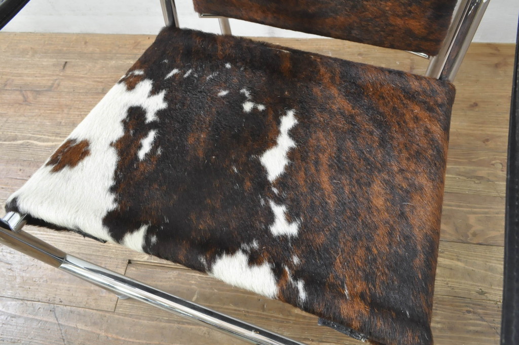 中古　Cassina(カッシーナ)　ル・コルビュジエ(Le Corbusier)　ピエール・ジャンヌレ(Pierre Jeanneret) シャルロット・ペリアン(Charlotte Perriand)　LC1　個性が光る!ワンランク上の空間づくりにおすすめなスリングチェア(バスキュランチェア、アームチェア、椅子、イス)(定価605,000円)(R-078095)