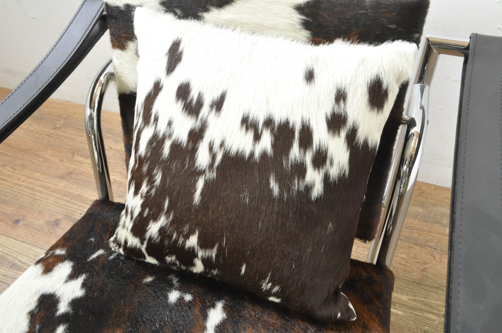 中古　Cassina(カッシーナ)　ル・コルビュジエ(Le Corbusier)　ピエール・ジャンヌレ(Pierre Jeanneret) シャルロット・ペリアン(Charlotte Perriand)　LC1　個性が光る!ワンランク上の空間づくりにおすすめなスリングチェア(バスキュランチェア、アームチェア、椅子、イス)(定価605,000円)(R-078095)