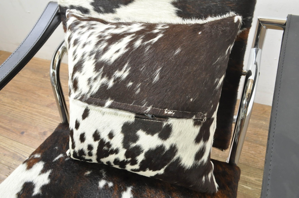 中古　Cassina(カッシーナ)　ル・コルビュジエ(Le Corbusier)　ピエール・ジャンヌレ(Pierre Jeanneret) シャルロット・ペリアン(Charlotte Perriand)　LC1　個性が光る!ワンランク上の空間づくりにおすすめなスリングチェア(バスキュランチェア、アームチェア、椅子、イス)(定価605,000円)(R-078095)
