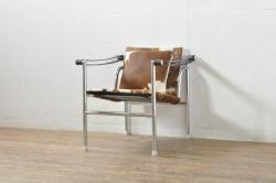 中古　Cassina(カッシーナ)　ル・コルビ(Pierre Jeanneret) ピエール・ジャンヌレ(Pierre Jeanneret) シャルロット・ペリアン(Charlotte Perriand)　LC1　個性が光る!ワンランク上の空間づくりにおすすめなスリングチェア(バスキュランチェア、アームチェア、椅子、イス)(定価605,000円)(R-078096)