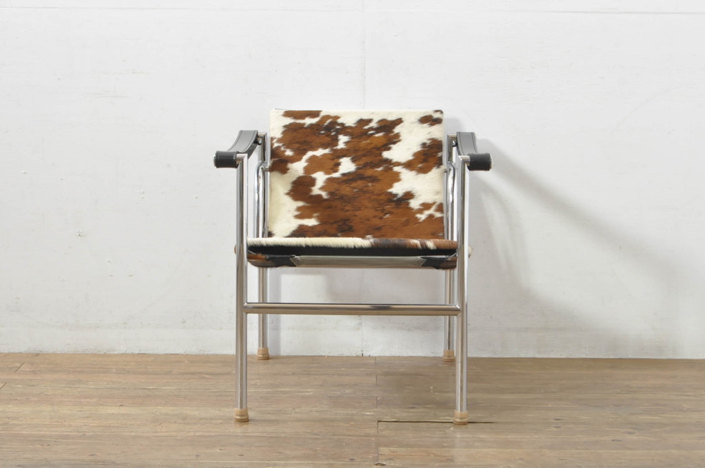 中古　Cassina(カッシーナ)　ル・コルビュジエ(Le Corbusier)　ピエール・ジャンヌレ(Pierre Jeanneret) シャルロット・ペリアン(Charlotte Perriand)　LC1　個性が光る!ワンランク上の空間づくりにおすすめなスリングチェア(バスキュランチェア、アームチェア、椅子、イス)(定価605,000円)(R-078097)