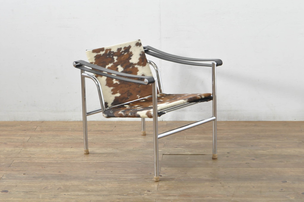 中古　Cassina(カッシーナ)　ル・コルビュジエ(Le Corbusier)　ピエール・ジャンヌレ(Pierre Jeanneret) シャルロット・ペリアン(Charlotte Perriand)　LC1　個性が光る!ワンランク上の空間づくりにおすすめなスリングチェア(バスキュランチェア、アームチェア、椅子、イス)(定価605,000円)(R-078097)