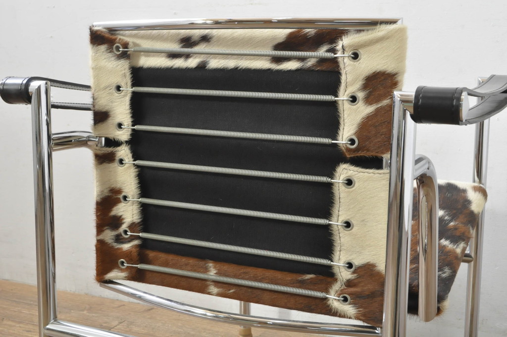 中古　Cassina(カッシーナ)　ル・コルビュジエ(Le Corbusier)　ピエール・ジャンヌレ(Pierre Jeanneret) シャルロット・ペリアン(Charlotte Perriand)　LC1　個性が光る!ワンランク上の空間づくりにおすすめなスリングチェア(バスキュランチェア、アームチェア、椅子、イス)(定価605,000円)(R-078097)