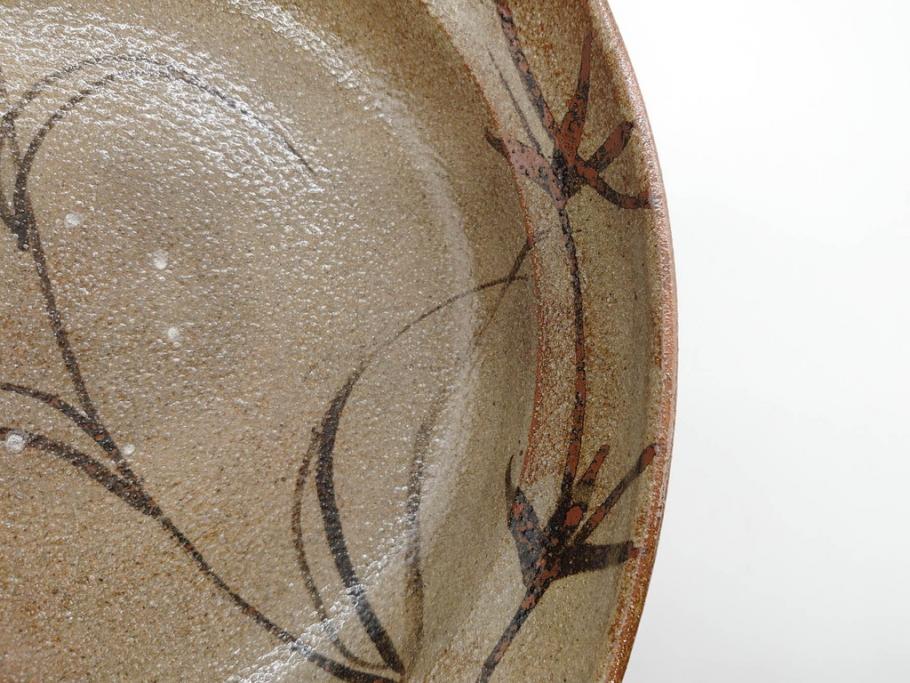 中里重利　絵唐津　約22cm　7.3寸　優美なフォルムが目を引く鉢(唐津焼、鳥、植物、深皿、和皿、中皿、変形皿、和食器、裏印、共箱付き、七寸三分)(R-079817)