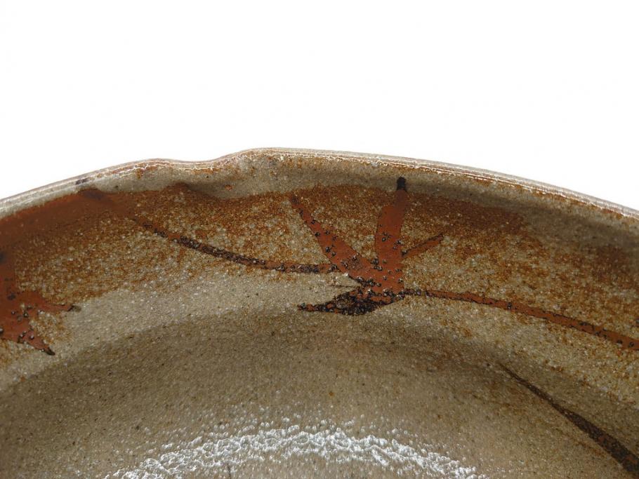 中里重利　絵唐津　約22cm　7.3寸　優美なフォルムが目を引く鉢(唐津焼、鳥、植物、深皿、和皿、中皿、変形皿、和食器、裏印、共箱付き、七寸三分)(R-079817)