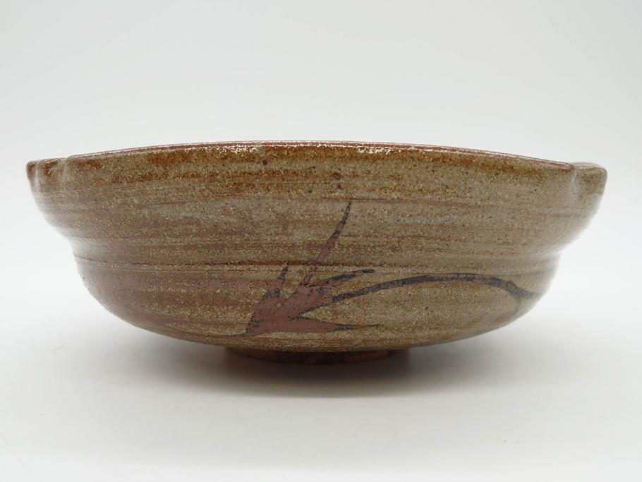 中里重利　絵唐津　約22cm　7.3寸　優美なフォルムが目を引く鉢(唐津焼、鳥、植物、深皿、和皿、中皿、変形皿、和食器、裏印、共箱付き、七寸三分)(R-079817)
