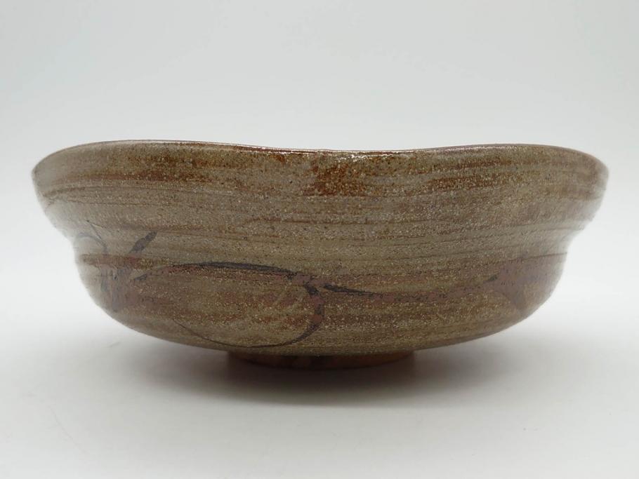 中里重利　絵唐津　約22cm　7.3寸　優美なフォルムが目を引く鉢(唐津焼、鳥、植物、深皿、和皿、中皿、変形皿、和食器、裏印、共箱付き、七寸三分)(R-079817)