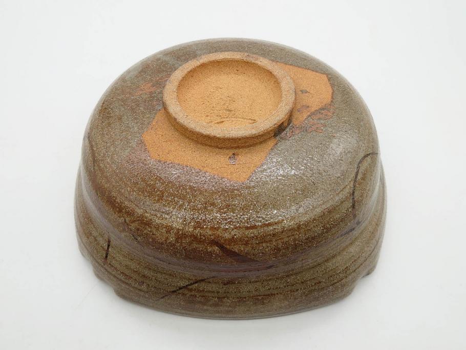 中里重利　絵唐津　約22cm　7.3寸　優美なフォルムが目を引く鉢(唐津焼、鳥、植物、深皿、和皿、中皿、変形皿、和食器、裏印、共箱付き、七寸三分)(R-079817)