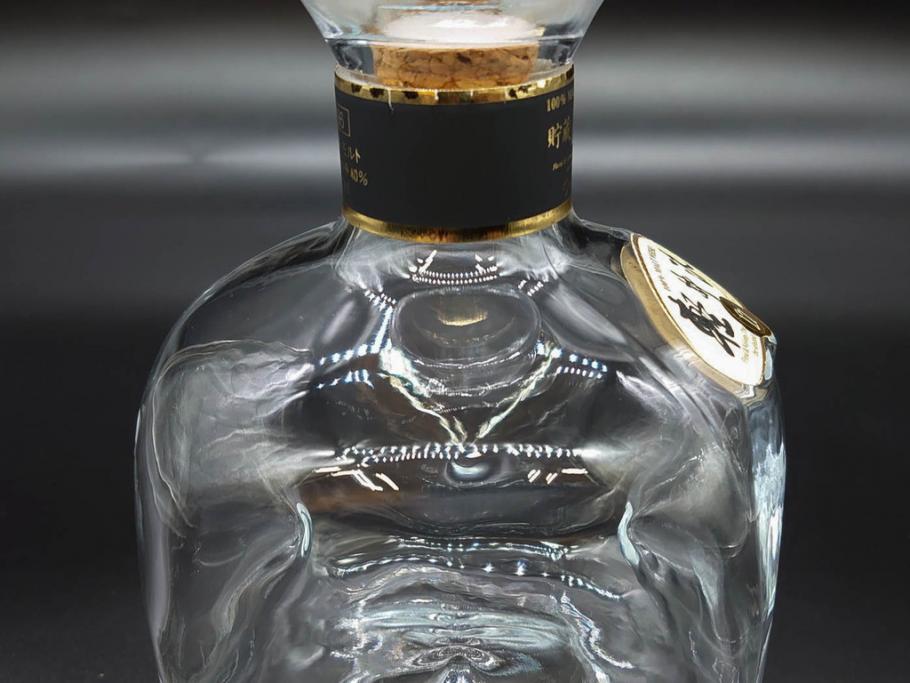 軽井沢　KARUIZAWA　貯蔵17年　モルトウイスキー(MALT WHISKY)　空瓶　高級感漂うデキャンタ(空ボトル、空き瓶、デカンタ、ガラス、硝子、酒器、飾りボトル、ディスプレイ、外箱付き)(R-079818)