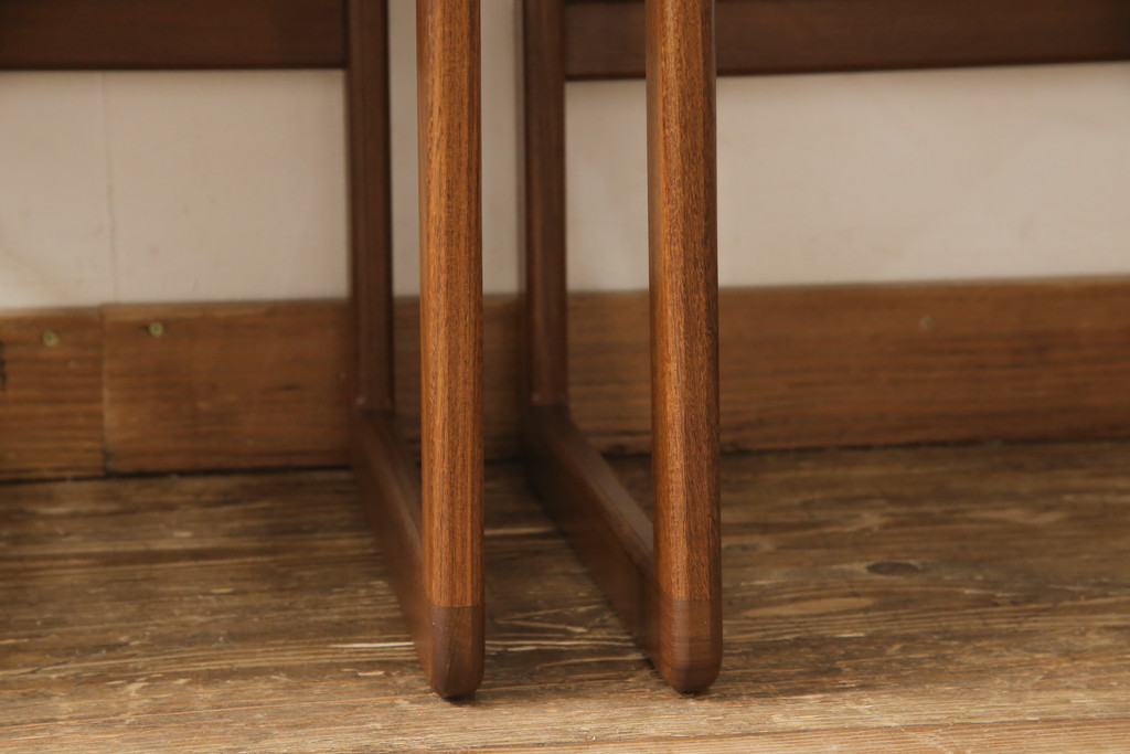 イギリスヴィンテージ　チーク材　タイルトップ天板がお洒落なネストテーブル(サイドテーブル、コーヒーテーブル、ビンテージ)(R-050269)