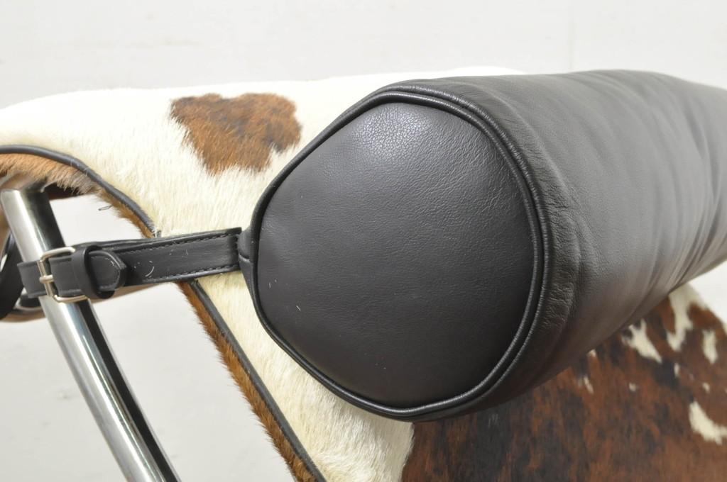中古　美品!!　イタリア　Cassina(カッシーナ)　Le Corbusier(ル・コルビュジエ)　LC4　スタイリッシュで洗練された大人の空間を演出するシェーズロング(寝椅子、カウチ)(定価約106万7千円)(R-078130)