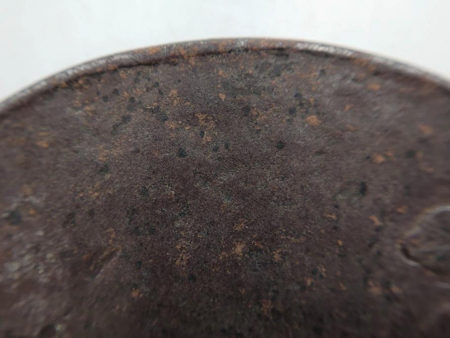 時代武具　鉄地　木瓜形　蟷螂の斧　独創的なデザインに惹かれる大鍔(カマキリ、車輪、彫刻、刀装具、ケース付き)(R-079844)