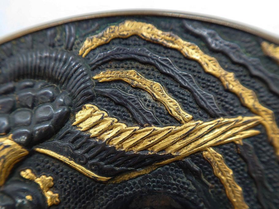 時代武具　赤銅?　鐔　丸形　桐鳳凰図　魚子地　華やかな佇まいの大鍔(金彩、七子地、彫刻、刀装具、ケース付き)(R-079845)