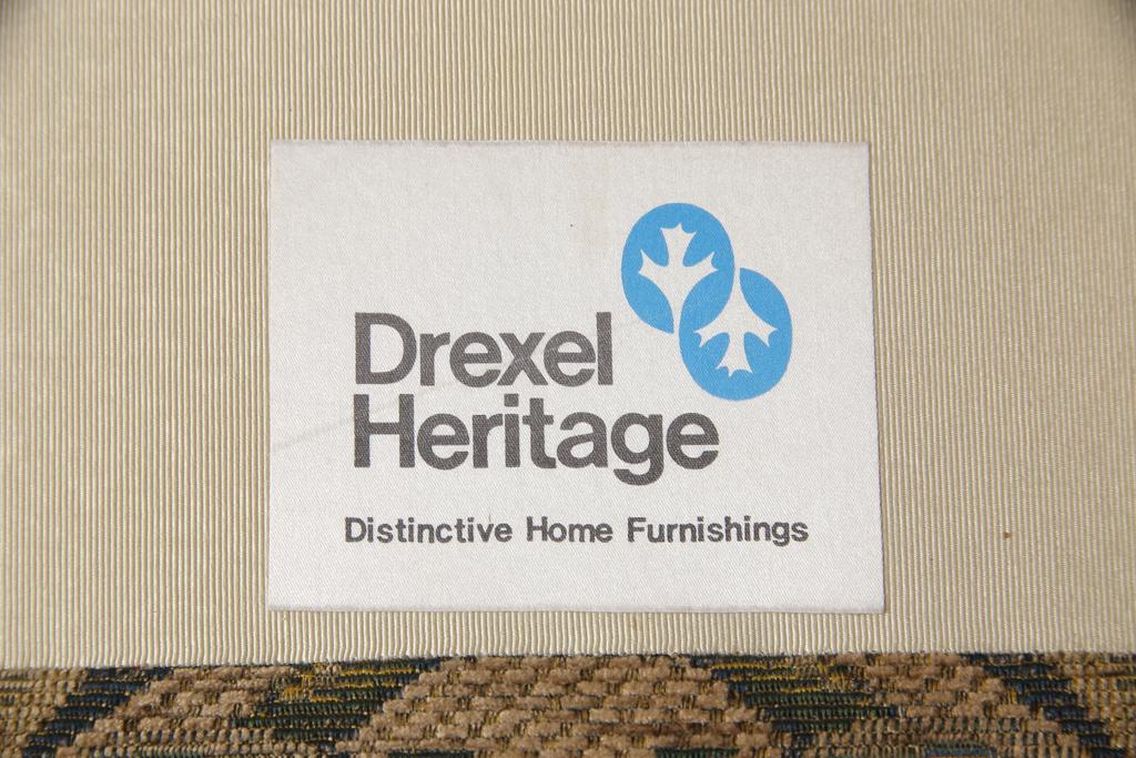 中古　美品　DREXEL HERITAGE(ドレクセルヘリテイジ)　クラシカルな雰囲気を醸し出す3人掛けソファ(三人掛けソファ、3P)(R-056337)