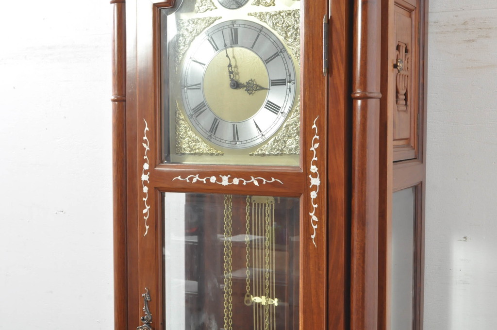 中古　美品　花梨(カリン)材　細やかな装飾が美しいホールクロック(時計台、振り子時計、分銅式、振り子付き)(R-078089)
