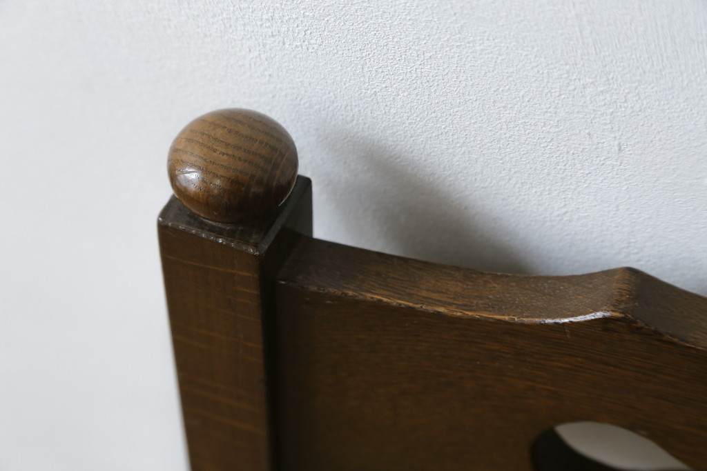 中古　横浜クラシック家具　ノックオンウッド(knockonwood)　Hand Made　オーク材　どこか懐かしい雰囲気漂うチェア2脚セット(ダイニングチェア、アームレスチェア、椅子、イス)(R-069819)