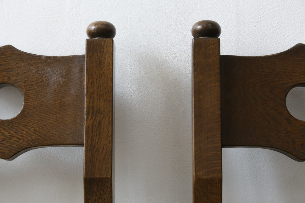 中古　横浜クラシック家具　ノックオンウッド(knockonwood)　Hand Made　オーク材　どこか懐かしい雰囲気漂うチェア2脚セット(ダイニングチェア、アームレスチェア、椅子、イス)(R-069819)