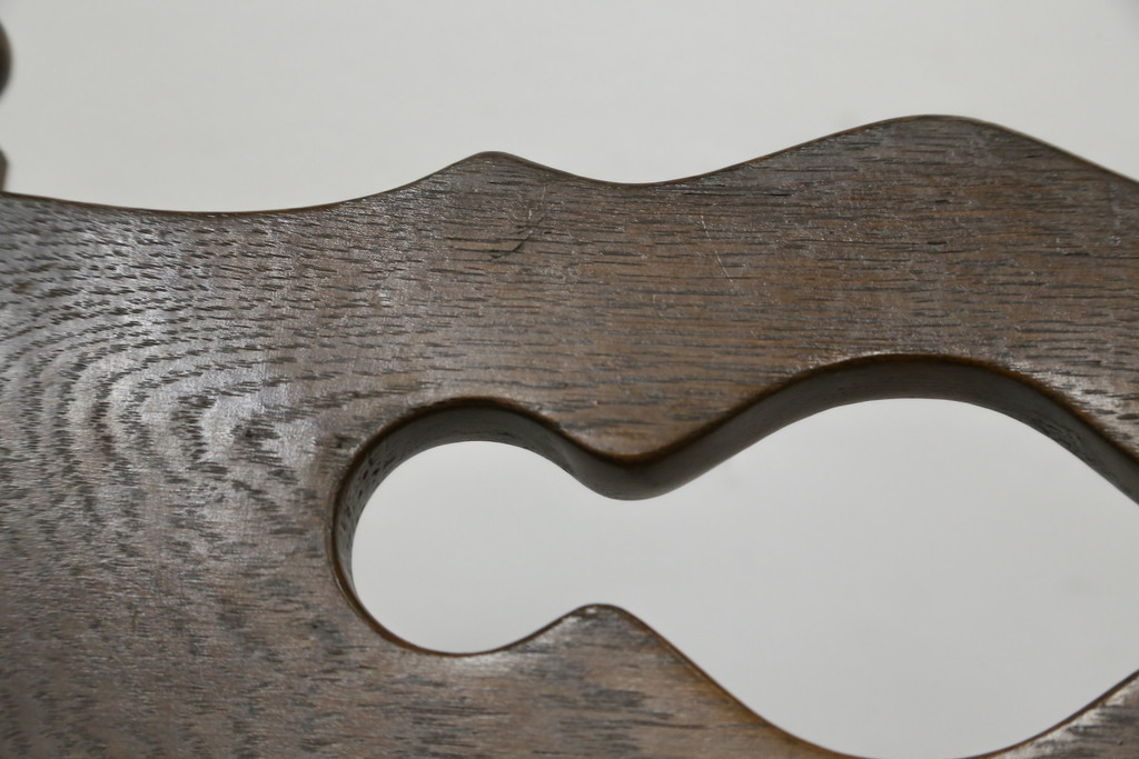 中古　横浜クラシック家具　ノックオンウッド(knockonwood)　Hand Made　オーク材　どこか懐かしい雰囲気漂うチェア2脚セット(ダイニングチェア、アームレスチェア、椅子、イス)(R-069819)
