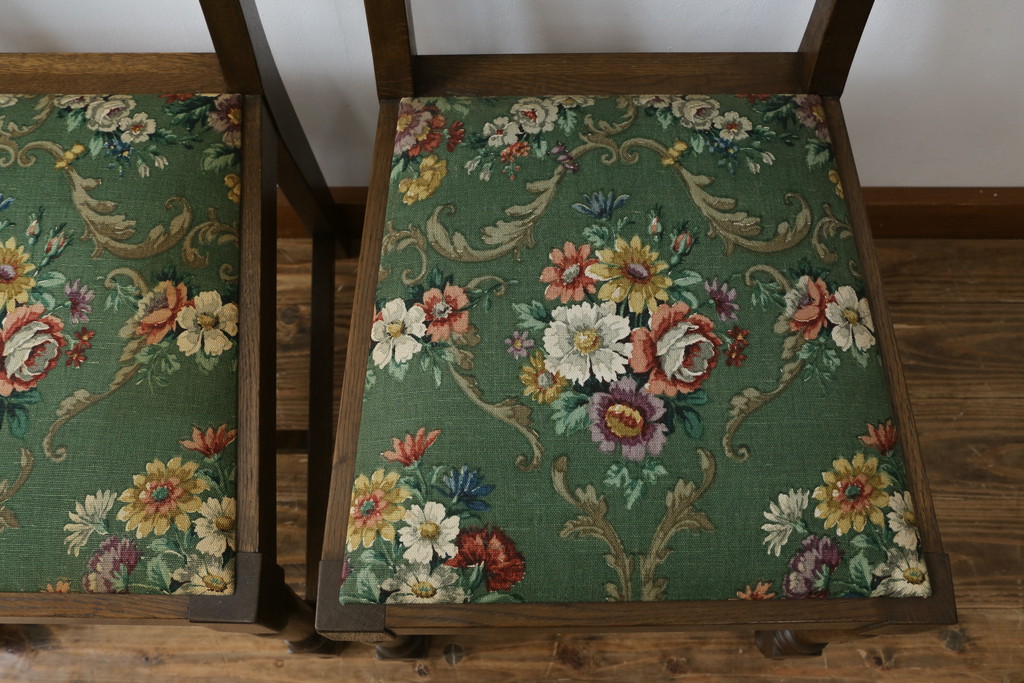 中古　横浜クラシック家具　ノックオンウッド(knockonwood)　Hand Made　オーク材　どこか懐かしい雰囲気漂うチェア2脚セット(ダイニングチェア、アームレスチェア、椅子、イス)(R-069819)
