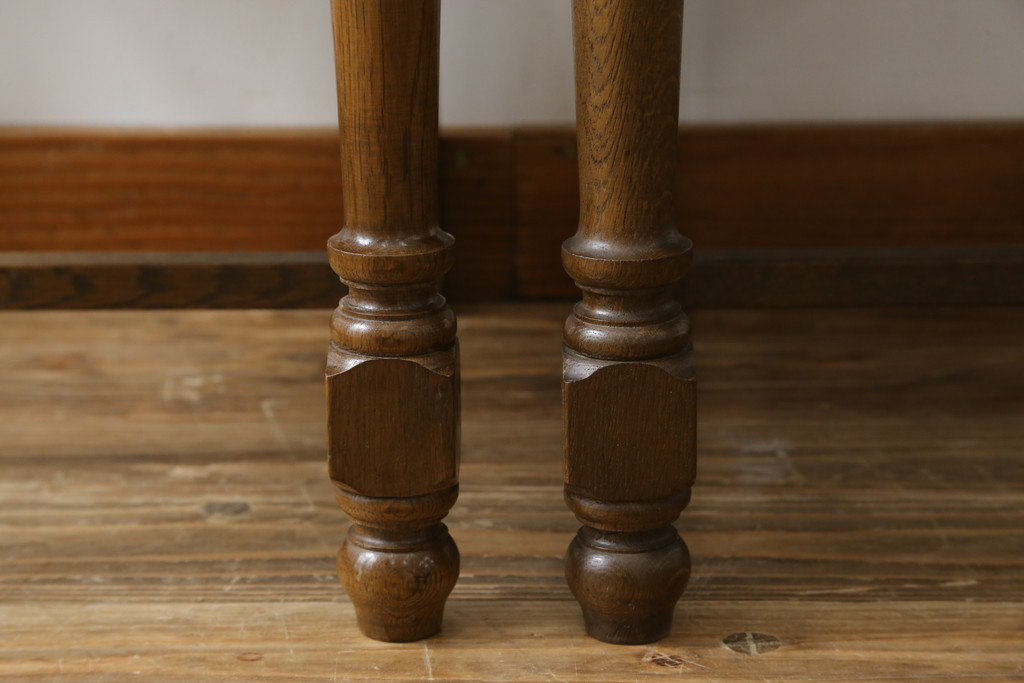 中古　横浜クラシック家具　ノックオンウッド(knockonwood)　Hand Made　オーク材　どこか懐かしい雰囲気漂うチェア2脚セット(ダイニングチェア、アームレスチェア、椅子、イス)(R-069819)