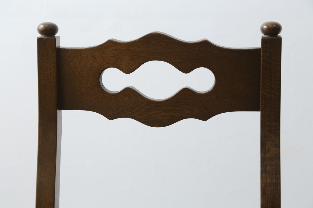 中古　横浜クラシック家具　ノックオンウッド(knockonwood)　Hand Made　オーク材　どこか懐かしい雰囲気漂うチェア2脚セット(ダイニングチェア、アームレスチェア、椅子、イス)(R-069819)
