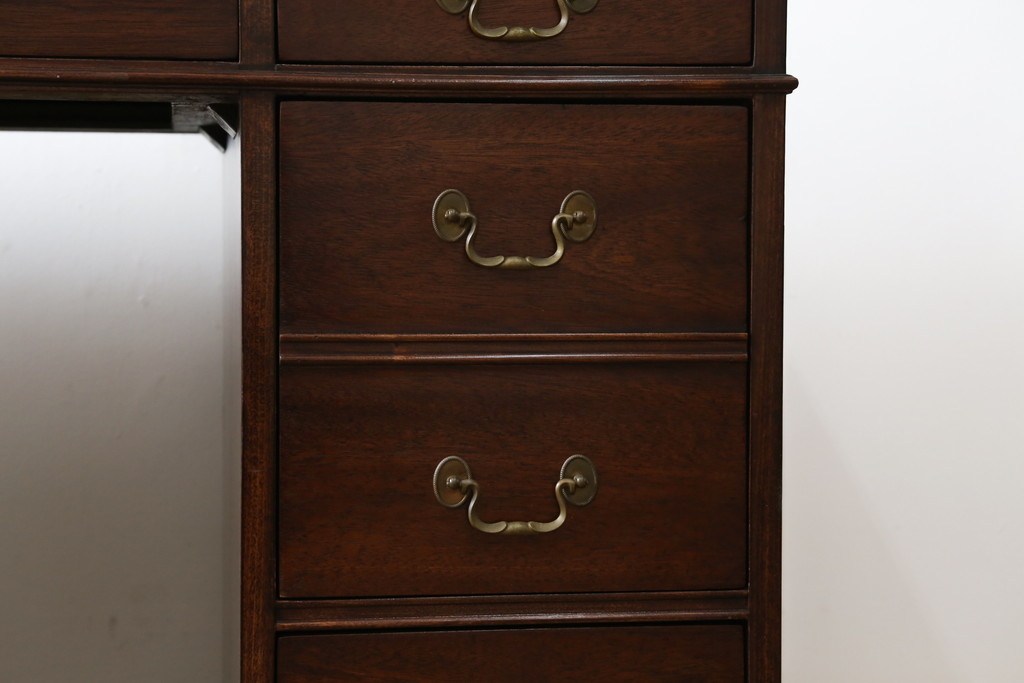 中古　DREXEL HERITAGE (ドレクセルヘリテイジ)　マホガニー材　洗練された大人の雰囲気醸し出す両袖デスク(机、在宅ワーク、在宅用ワークデスク)(R-052175)