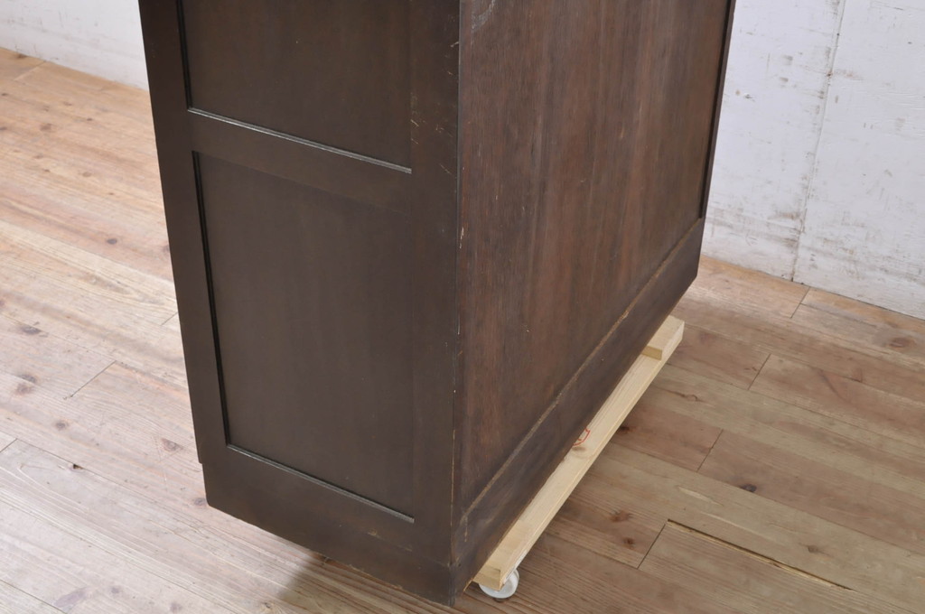 和製アンティーク　シンプルなデザインが使いやすいレトロな本箱(ブックケース、収納棚、戸棚、食器棚、カップボード、飾り棚、キャビネット)(R-071290)