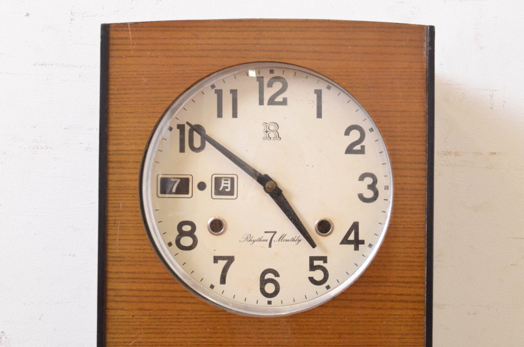 和製アンティーク　リズム時計工業　Rhythm　昔懐かしい雰囲気を醸し出す掛け時計(柱時計、古時計、振り子時計)(R-072413)