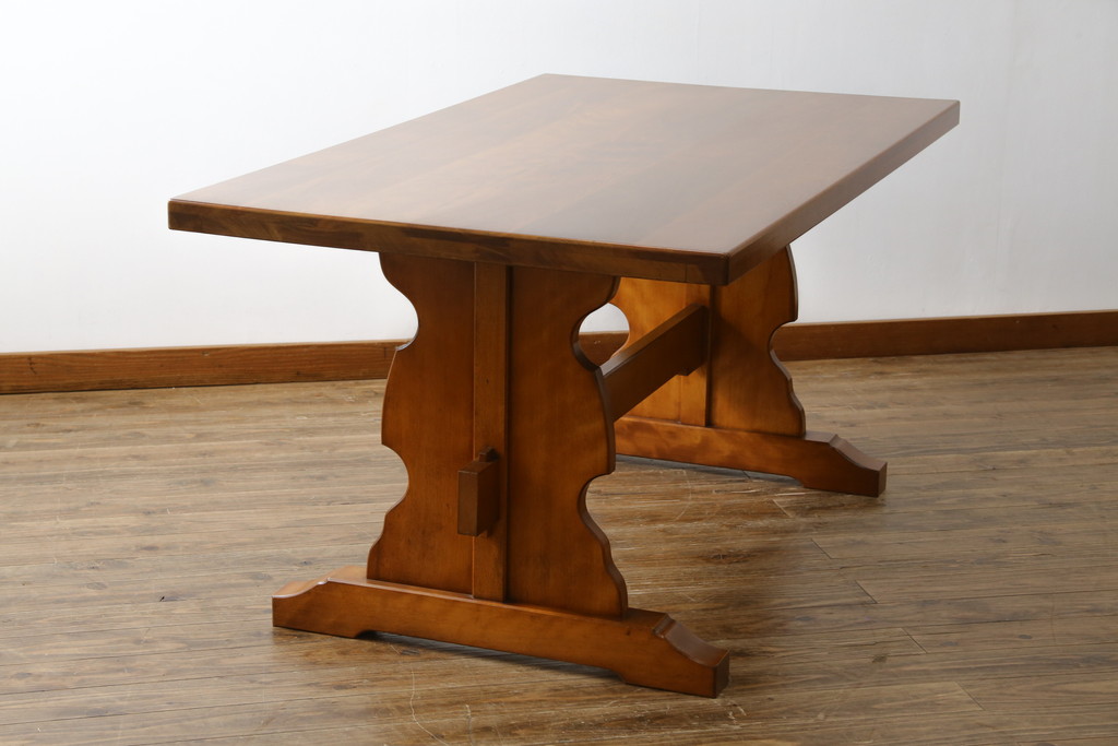 中古　美品　横浜ダニエル(daniel)　A-314　木の温もりを感じるベンチテーブル(定価約60万円)(ダイニングテーブル、机、4〜6人用)(R-058902)