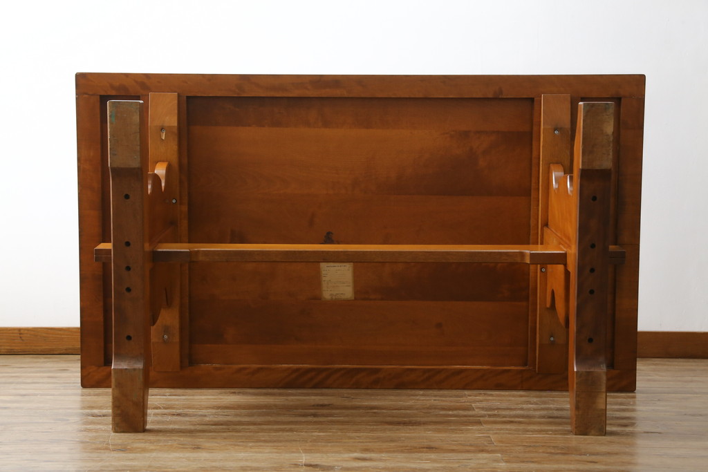 中古　美品　横浜ダニエル(daniel)　A-314　木の温もりを感じるベンチテーブル(定価約60万円)(ダイニングテーブル、机、4〜6人用)(R-058902)