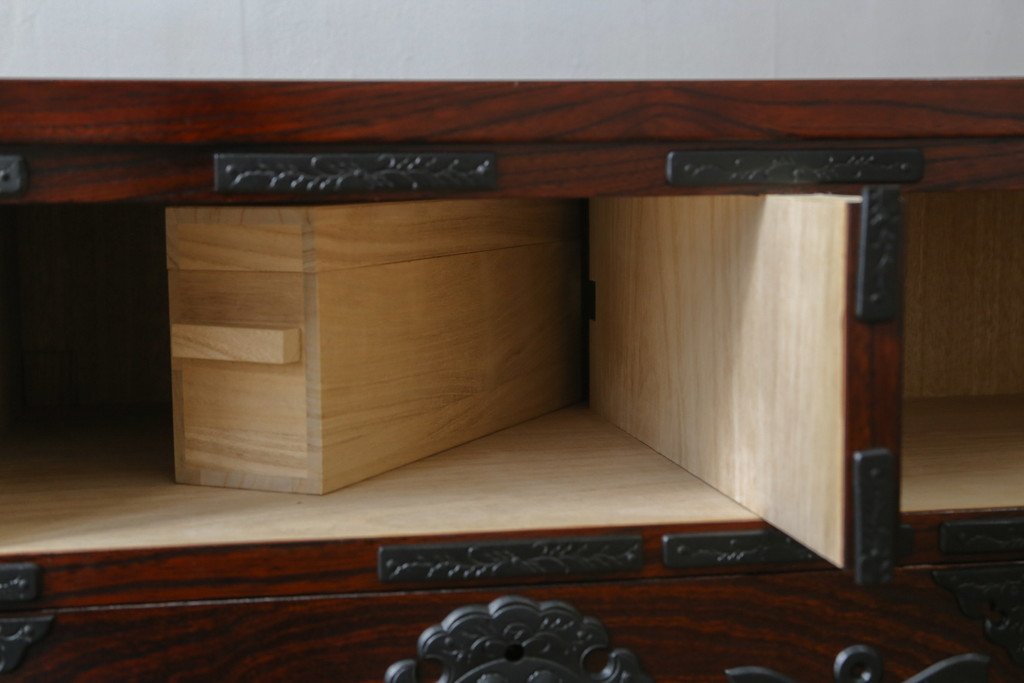 中古　美品　岩谷堂箪笥　かくし収納多数で遊び心満載の小箪笥(収納箪笥、整理箪笥、和タンス、引き出し、小物収納)(R-072807)