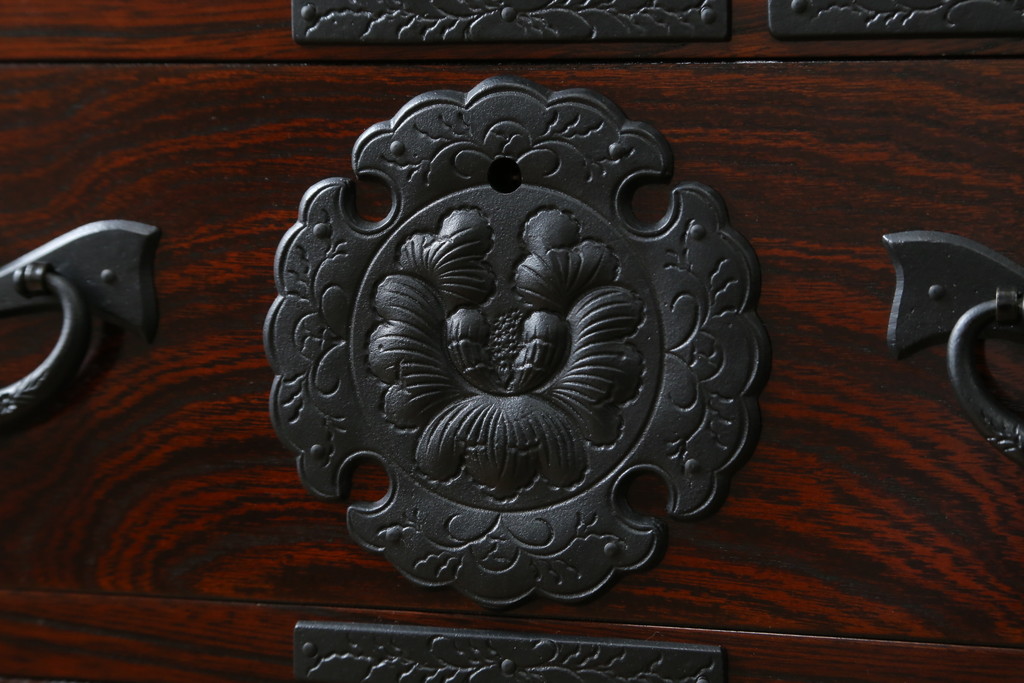 中古　美品　岩谷堂箪笥　かくし収納多数で遊び心満載の小箪笥(収納箪笥、整理箪笥、和タンス、引き出し、小物収納)(R-072807)