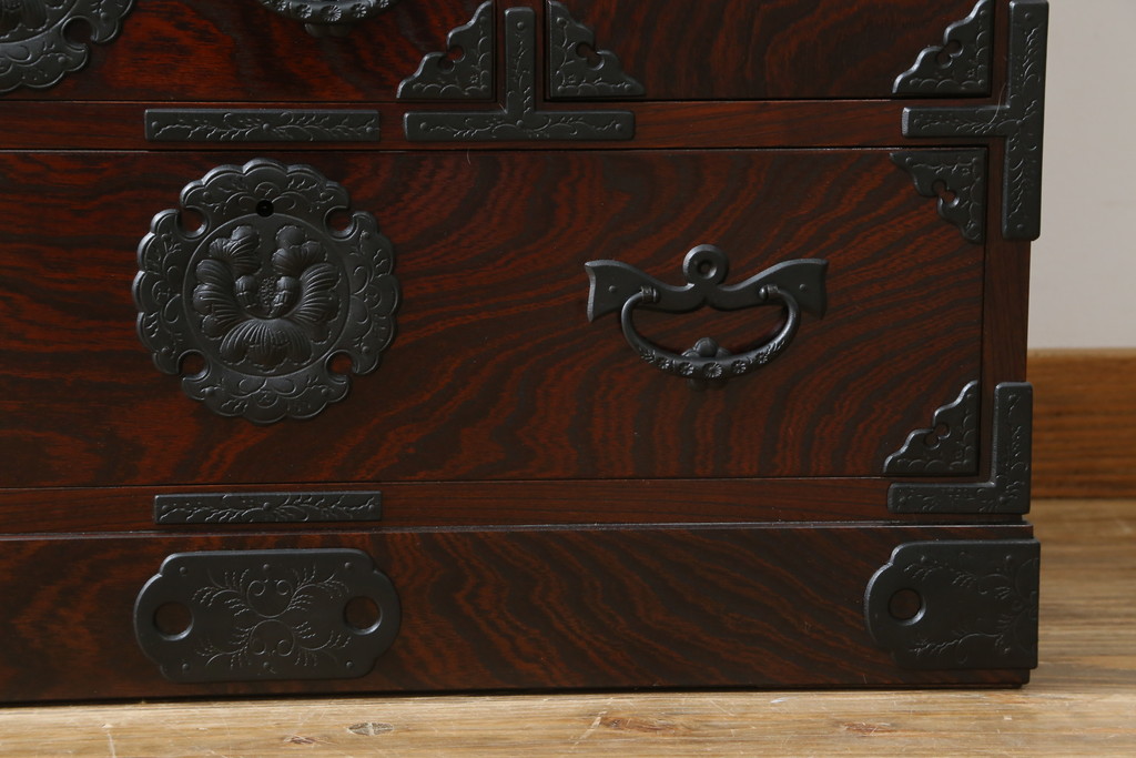 中古　美品　岩谷堂箪笥　かくし収納多数で遊び心満載の小箪笥(収納箪笥、整理箪笥、和タンス、引き出し、小物収納)(R-072807)
