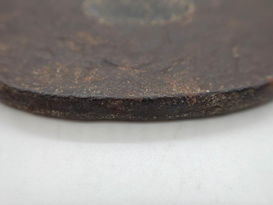 時代武具　鉄地　木瓜形　古の佇まいを感じる鍔(彫刻、刀装具、ケース付き)(R-079850)