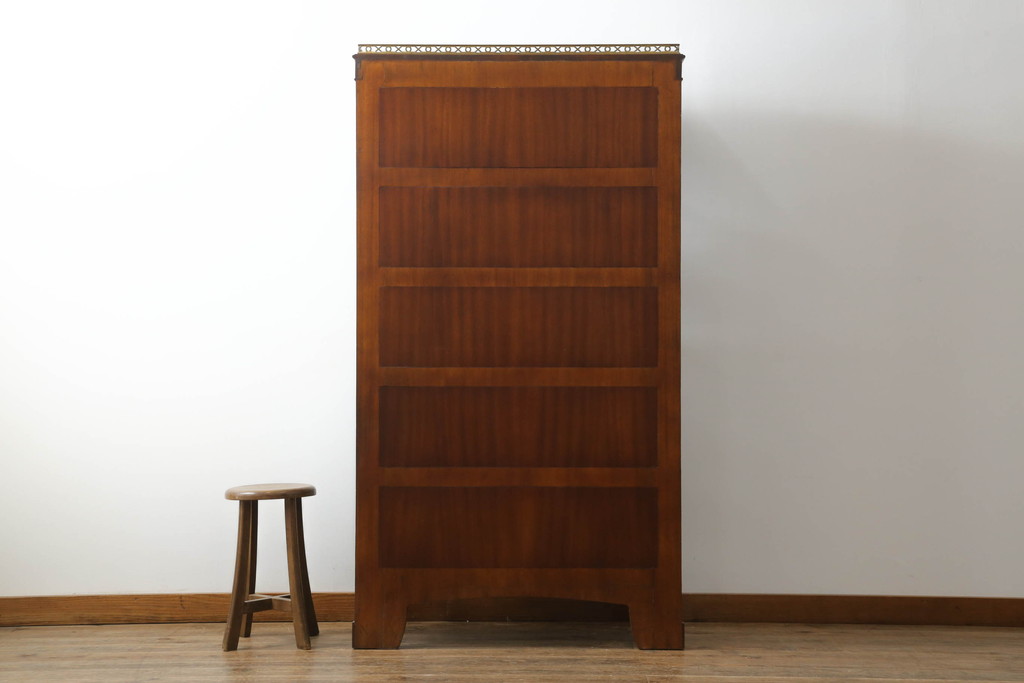 中古　美品!!　イギリス家具　MAITLAND-SMITH(メートランドスミス)　クラシカルな佇まいが美しい凝ったデザインのオープンシェルフ(ブックシェルフ、飾り棚、本棚、英国)(定価約58万円)(R-070811)