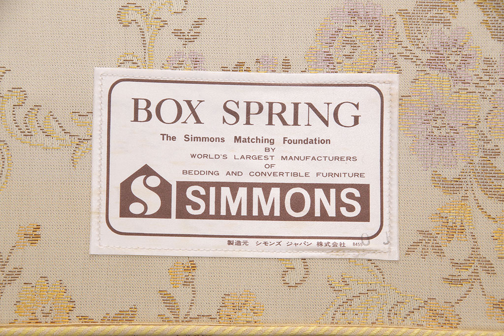 中古　SIMMONS(シモンズ)社　ラグジュアリーな寝室にぴったりのキングサイズベッド(ヘッドボード&ボックススプリング&マットレス)(R-050053)