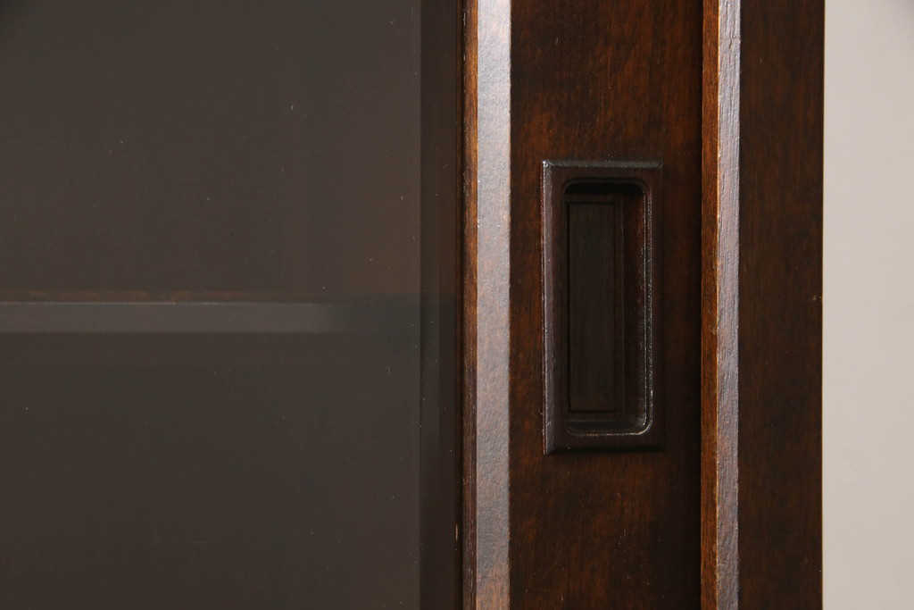 中古　北海道民芸家具　美しい木肌とシックな佇まいが魅力的な重ね戸棚(収納棚、戸棚、食器棚、カップボード、キャビネット)(R-060511)