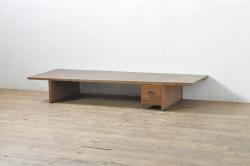 中古　短期展示品　極美品　コクヨ(KOKUYO)　リージョン(Region)　ボックス脚 円形テーブル(LT-RGC12M)　グレインドホワイト　シンプルですっきりとした佇まいが魅力のミーティングテーブル(オフィスデスク、会議テーブル、ラウンドテーブル、丸テーブル、ワークデスク)(定価約15万9千円)(R-066886)