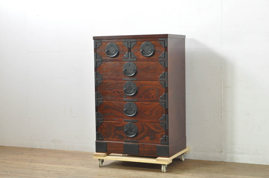 中古　美品　岩谷堂箪笥　黒々としたあられ金具と美しい木目が魅力的な立長衣装箪笥(和たんす、衣装タンス、収納箪笥、整理箪笥、引き出し、サイドチェスト)(R-079945)